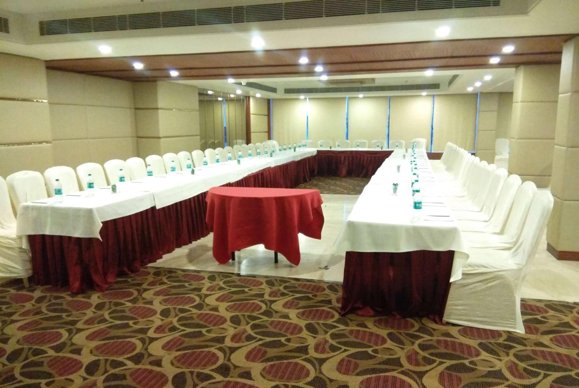 Ramada By Wyndham Ghaziabad Vasundhara Hotell Eksteriør bilde