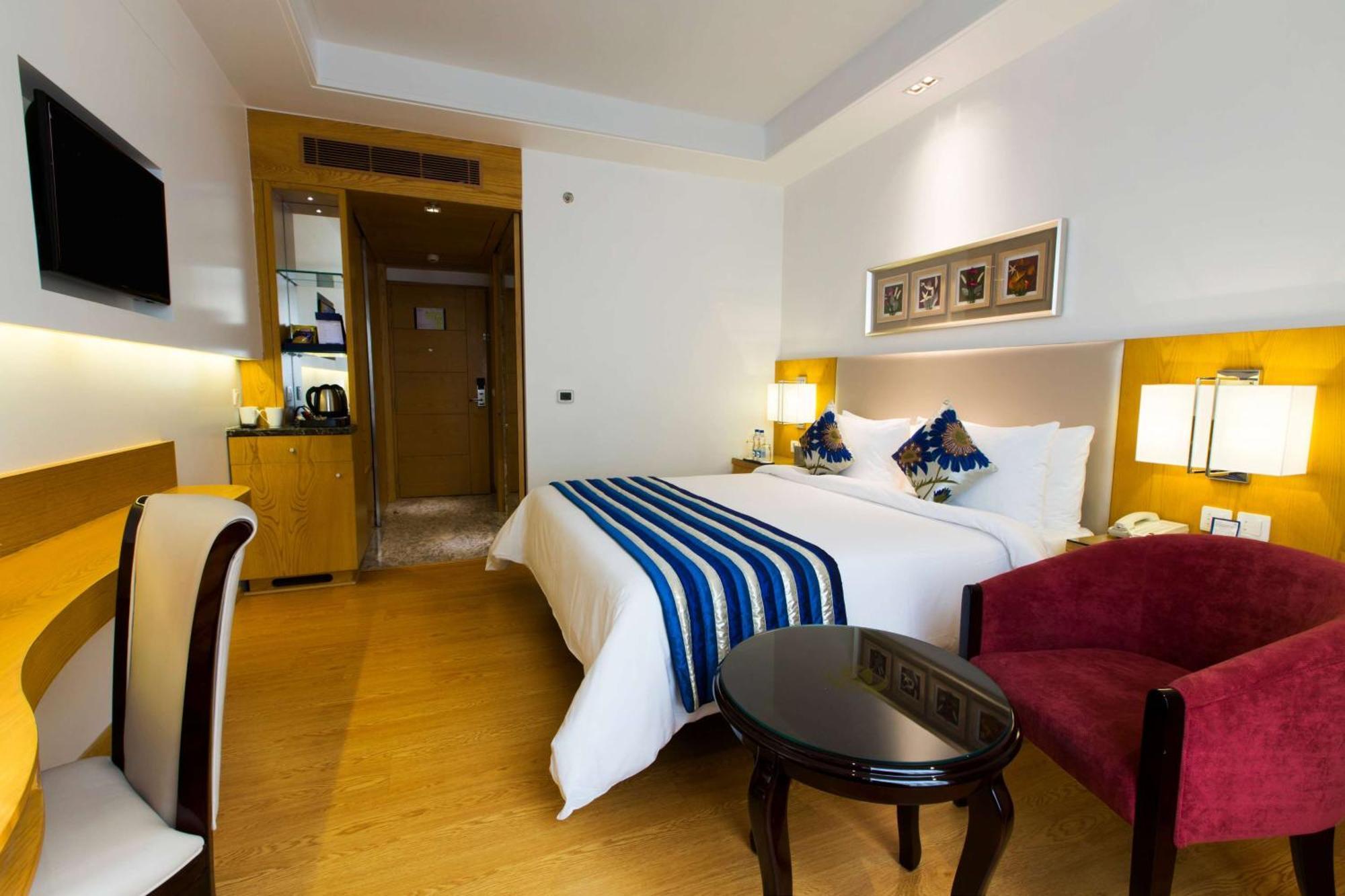Ramada By Wyndham Ghaziabad Vasundhara Hotell Eksteriør bilde