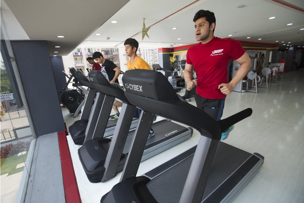 Ramada By Wyndham Ghaziabad Vasundhara Hotell Eksteriør bilde