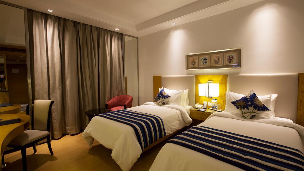 Ramada By Wyndham Ghaziabad Vasundhara Hotell Eksteriør bilde