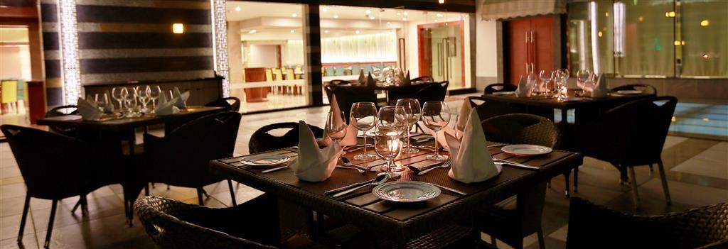 Ramada By Wyndham Ghaziabad Vasundhara Hotell Restaurant bilde