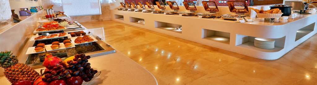 Ramada By Wyndham Ghaziabad Vasundhara Hotell Restaurant bilde
