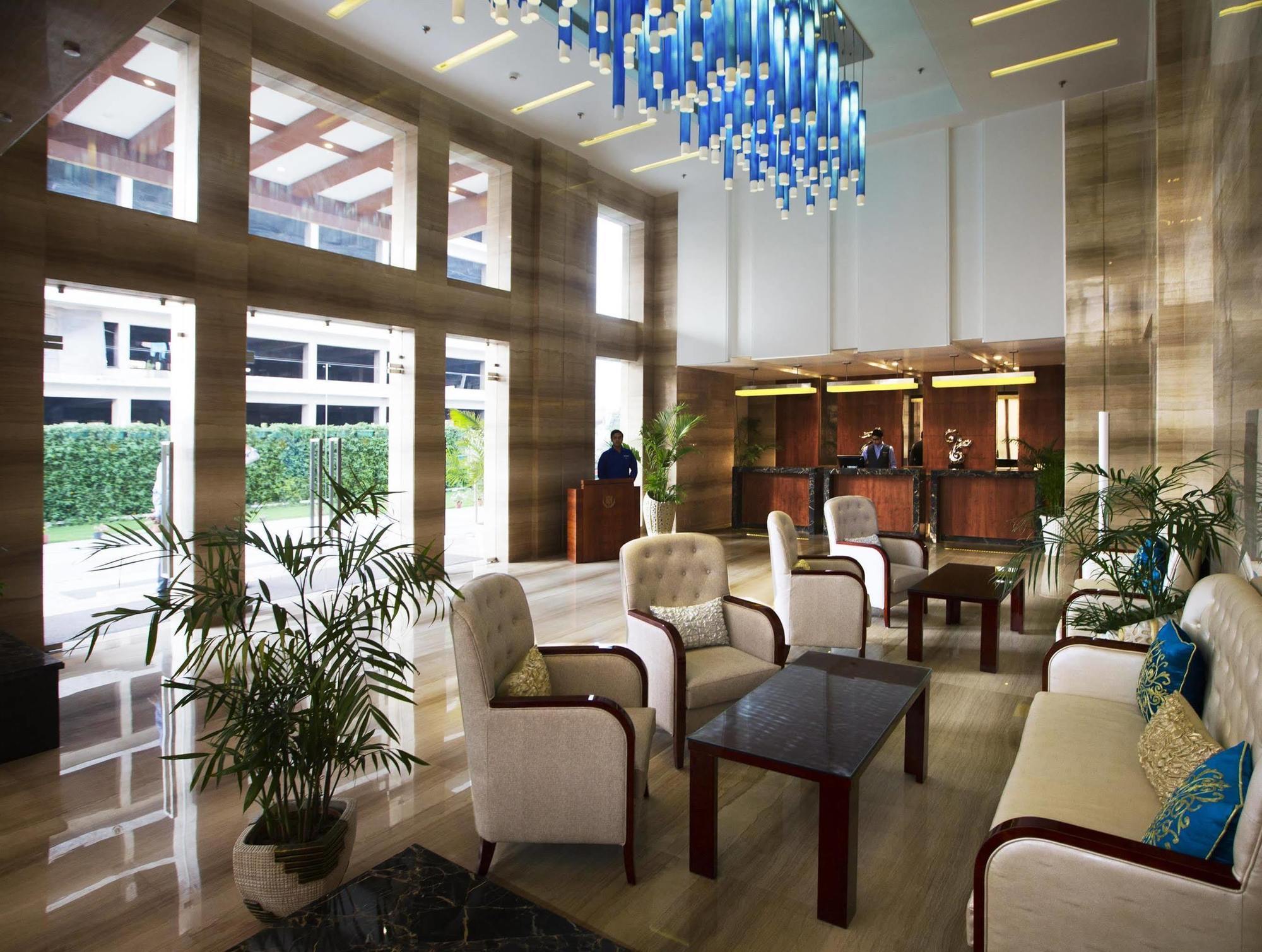 Ramada By Wyndham Ghaziabad Vasundhara Hotell Eksteriør bilde