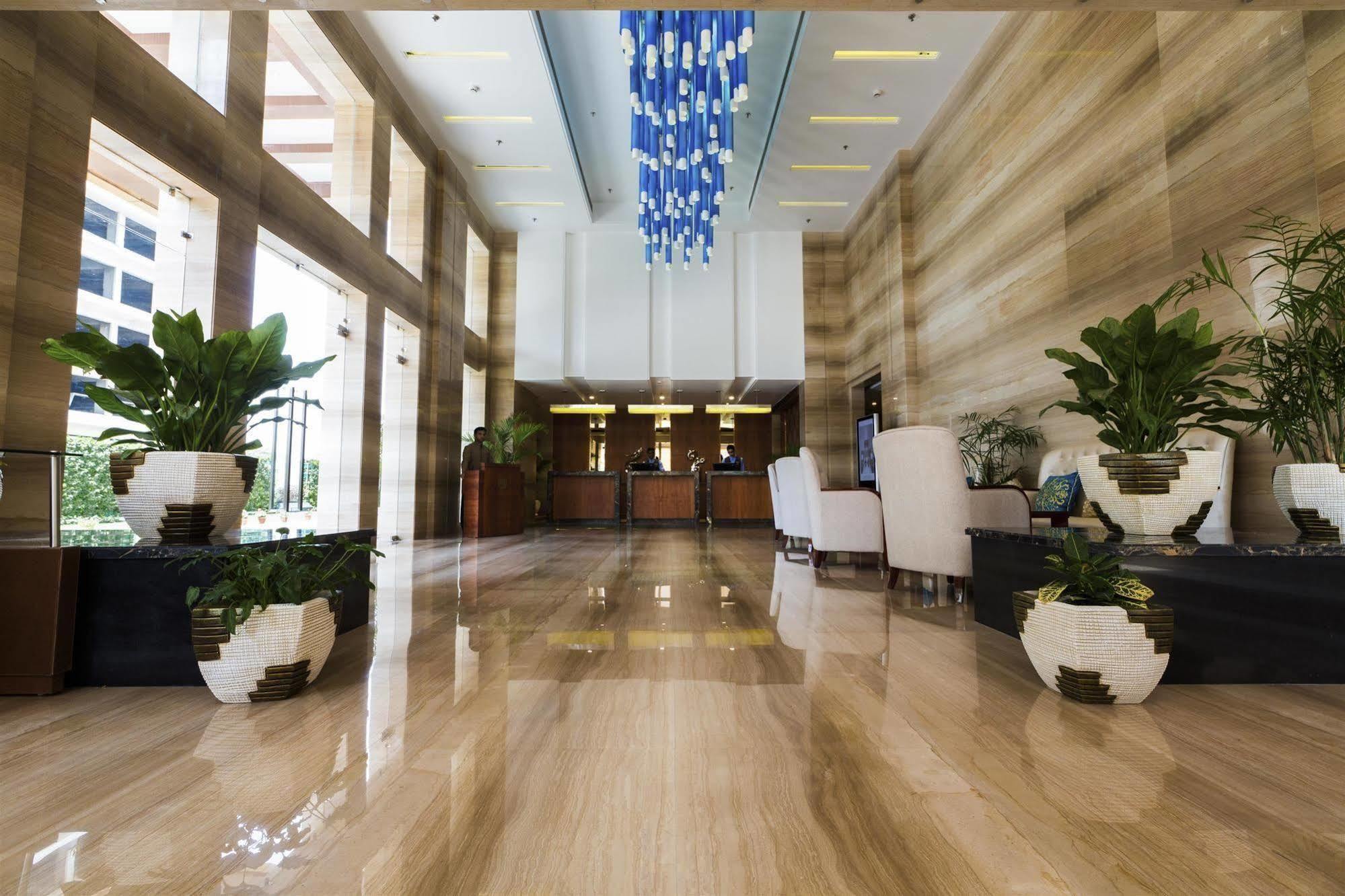 Ramada By Wyndham Ghaziabad Vasundhara Hotell Eksteriør bilde